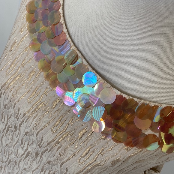 Cute formal metallic dress great for tea party and wedding - Picture 3 of 8